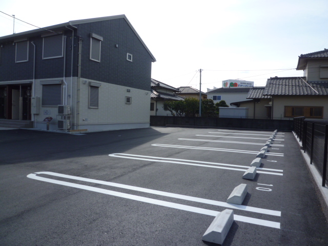 駐車場　Ｐ２台目もご用意できます