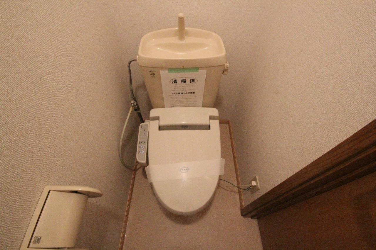 高松琴平電鉄琴平線 仏生山駅 徒歩9分 2階建 築28年のトイレ写真