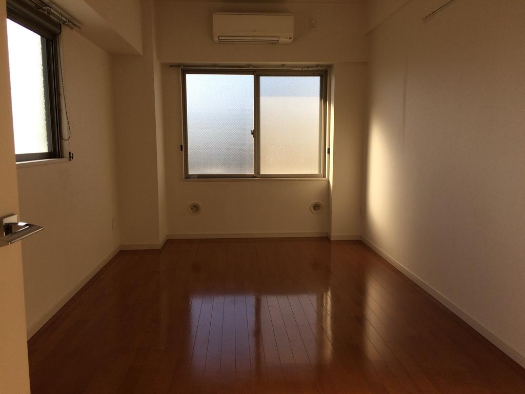 居室・リビング　南西角部屋！