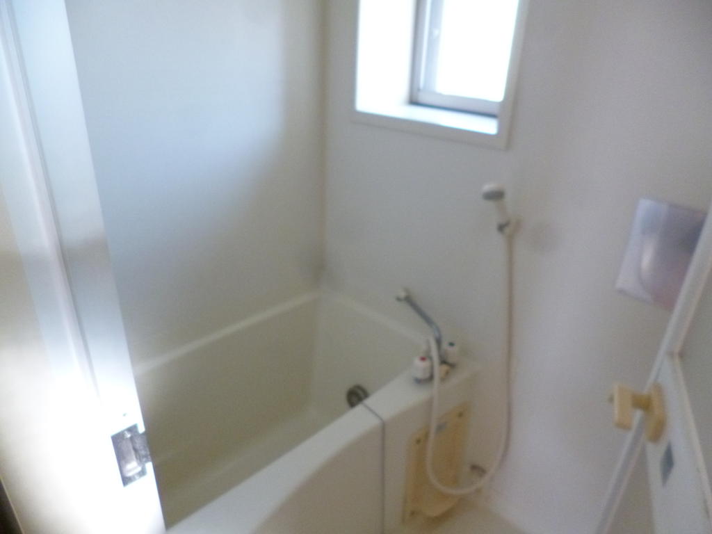 バス・シャワールーム　窓あり
