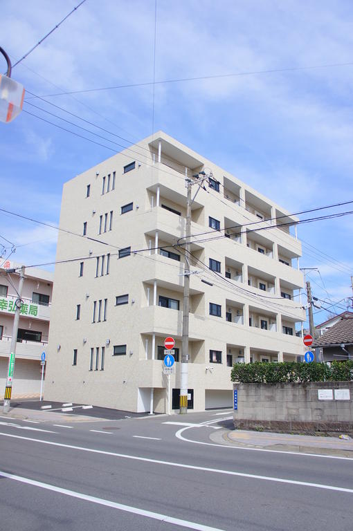 鹿児島市下竜尾町のマンションの建物外観