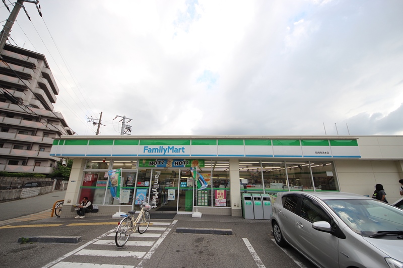 コンビニ　ファミリーマート尼崎南清水店（コンビニ）まで404m