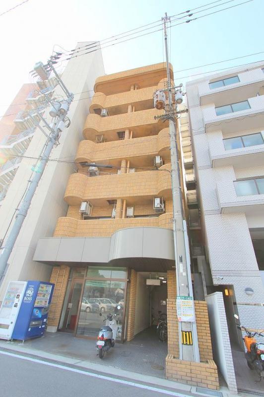 高松市観光通のマンションの建物外観