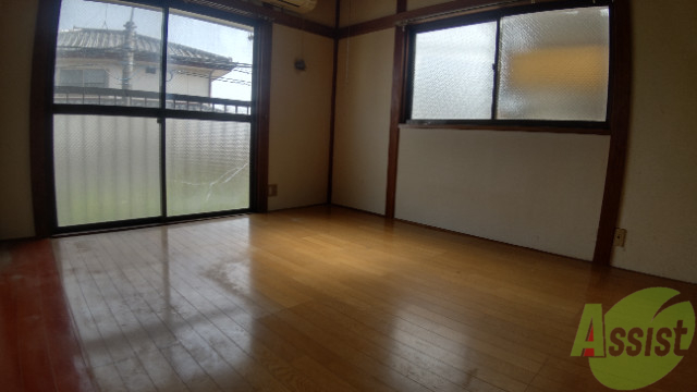 その他部屋・スペース　陽当たりが良く、スペースに余裕がある寝室ですね。