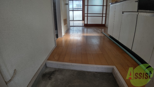 玄関　玄関でございます。毎日の出入りはこちらから。