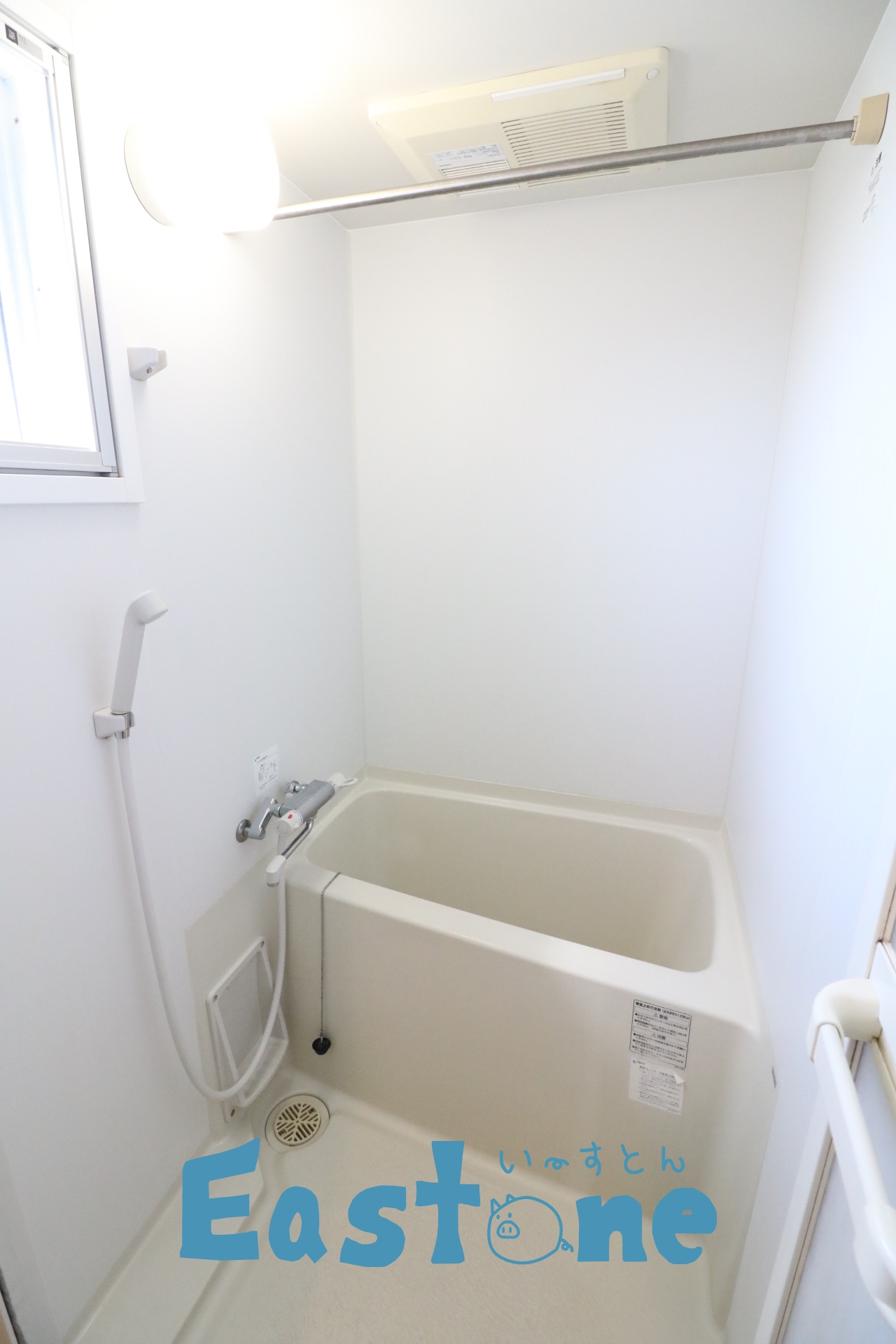 バス・シャワールーム　窓付きお風呂で換気力◎