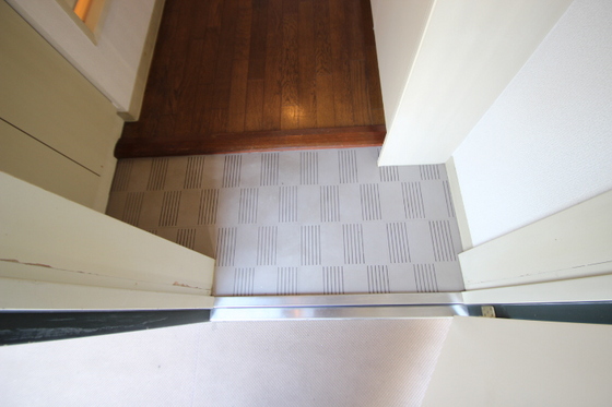 玄関　※別号室のお写真です。