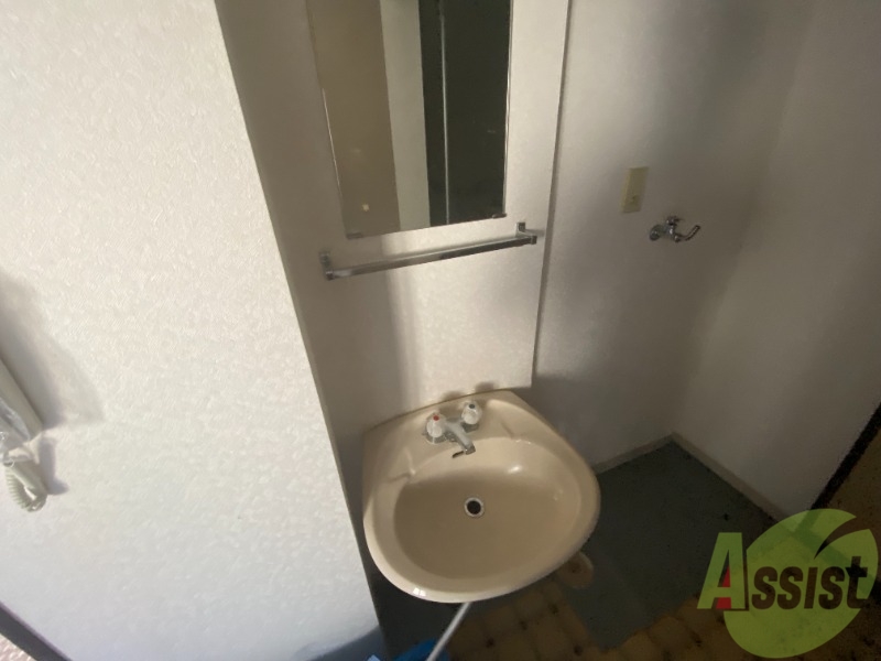 洗面設備　シンプルですが洗面台は独立となっています。