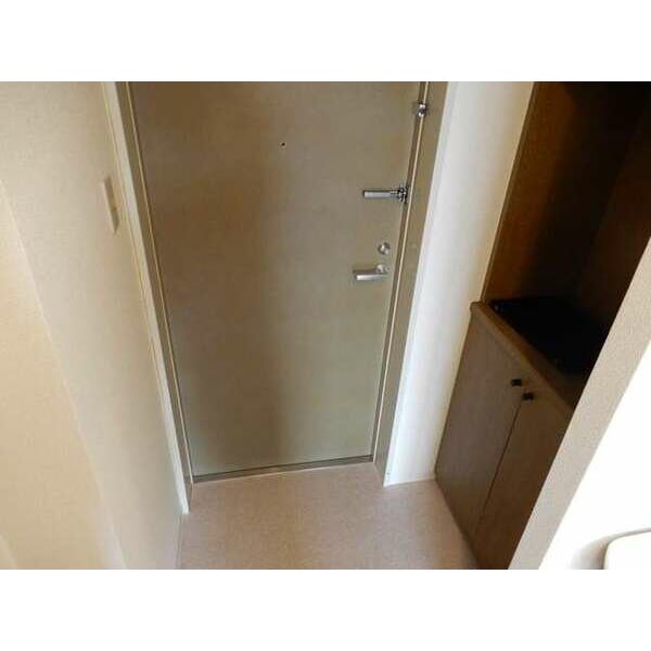 玄関　広い玄関スペースで、靴もしっかりとしまえます♪