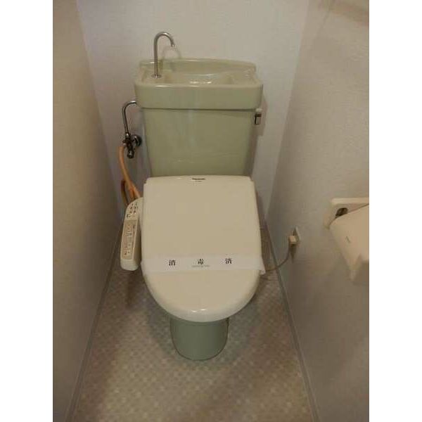 トイレ　有ったら嬉しいウォシュレット付き♪