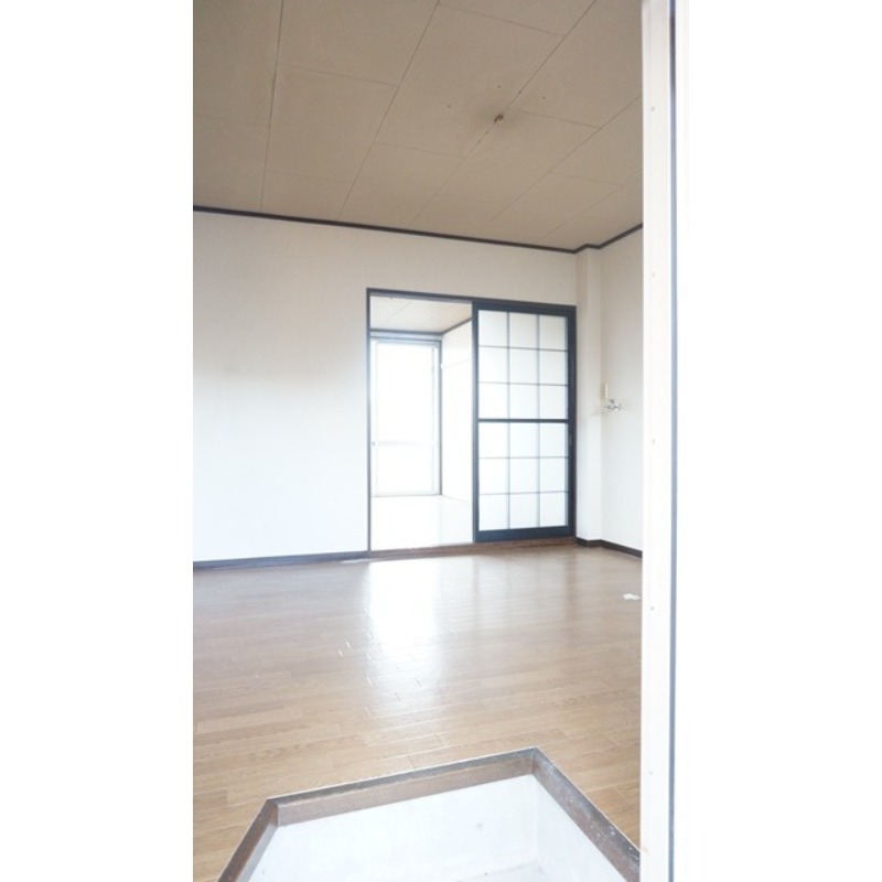 玄関　図面と現状に相違がある場合には現状を優先