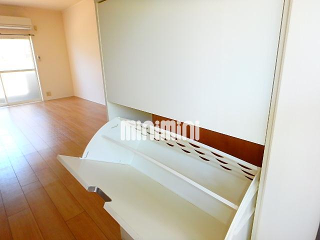 玄関　下駄箱付き