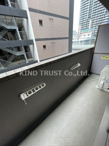 バルコニー　開放的で明るい空間を演出してくれるバルコニーです