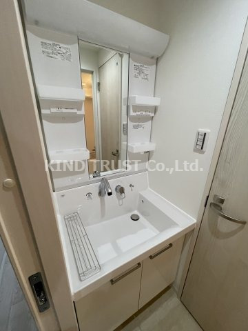 洗面設備　脱衣スペースもあります