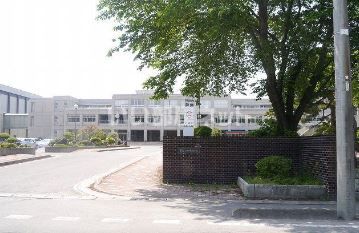 高校・高専　県立米沢興譲館高校（高校・高専）まで1183m