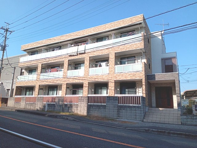 川崎市麻生区王禅寺西のマンションの建物外観