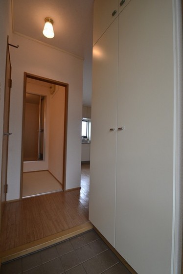 玄関　※別部屋の写真です