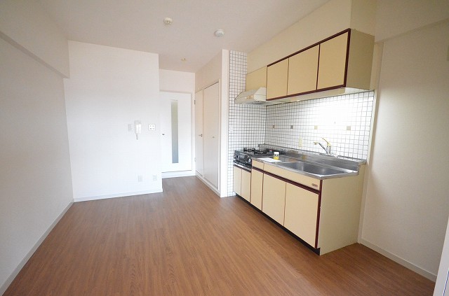 居室・リビング　写真は別号室のものです。