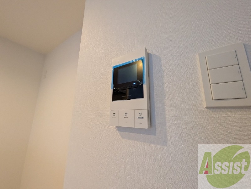 セキュリティ　モニタ付インターホンです。セキュリティ面も安心ですね！