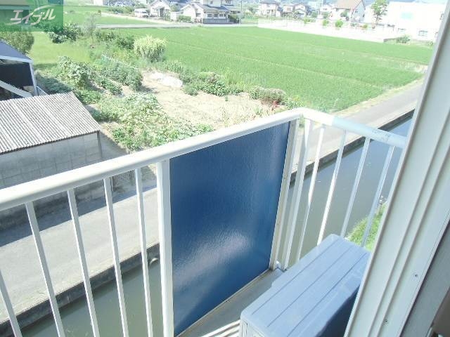 バルコニー　バルコニー広々