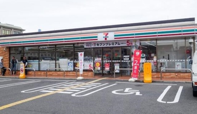 コンビニ　セブンイレブン和歌山美園町4丁目店（コンビニ）まで568m