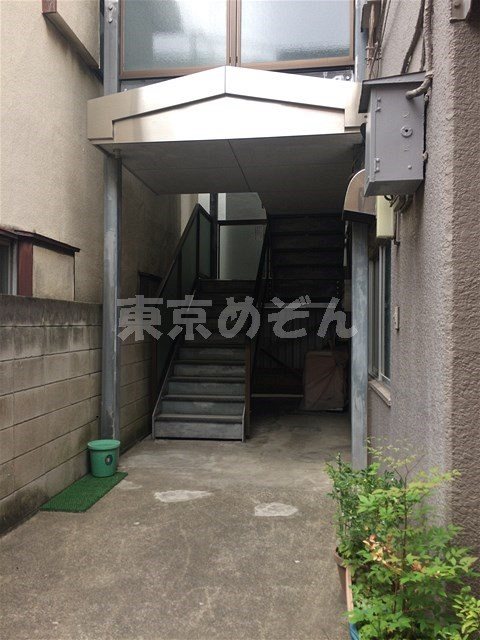 【文京区水道のマンションのエントランス】