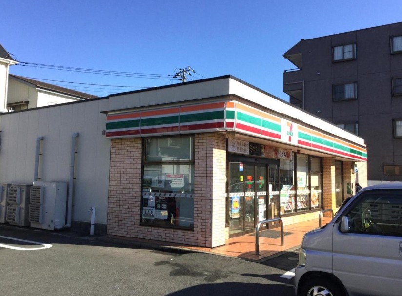 コンビニ　セブンイレブン横浜さちが丘店（コンビニ）まで55m