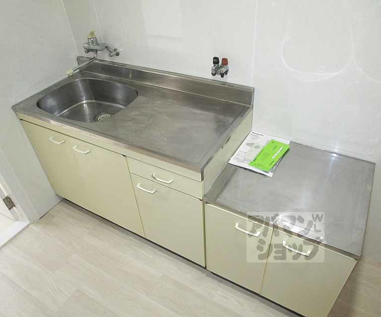 キッチン　１０７号室の写真です。