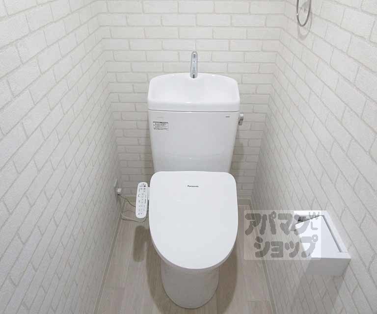 トイレ　１０７号室の写真です。