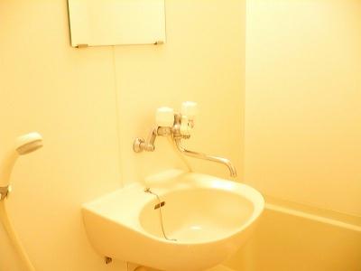 バス・シャワールーム　バス・トイレ別です。