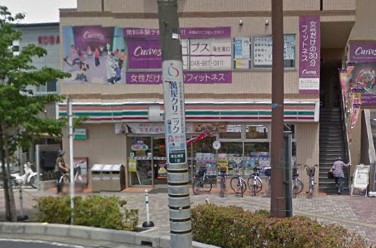 【越谷市蒲生茜町のマンションのコンビニ】