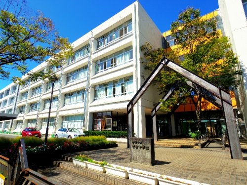 中学校　静岡市立安東中学校（中学校）まで545m