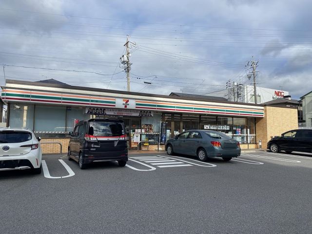 コンビニ　セブンイレブン（コンビニ）まで510m