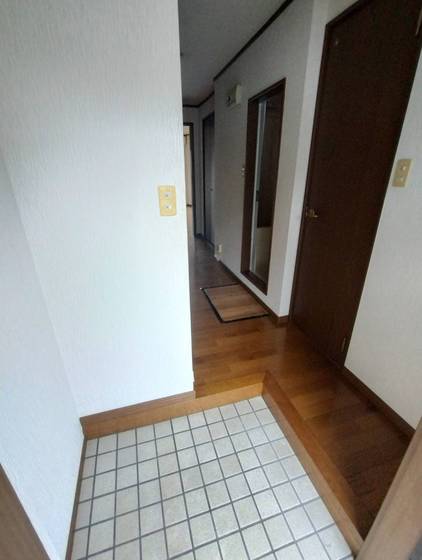 玄関　※別部屋の写真です