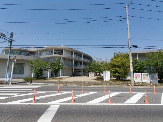 【流山市市野谷戸建の中学校】