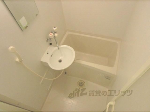 バス・シャワールーム　バス