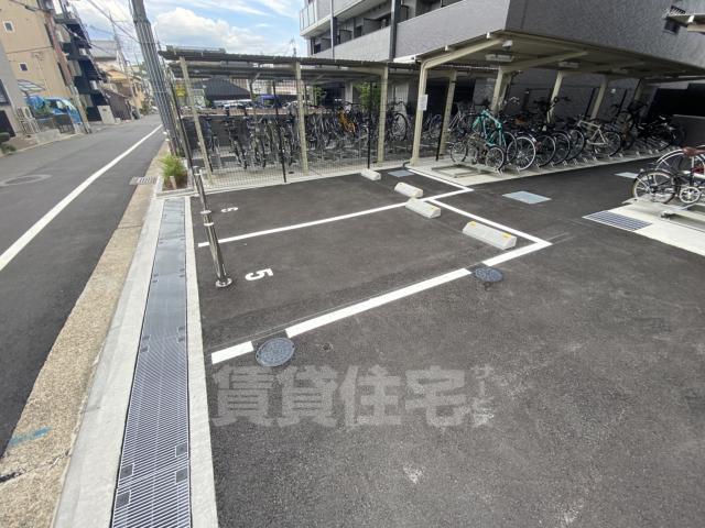 【京都市南区東九条宇賀辺町のマンションの駐車場】