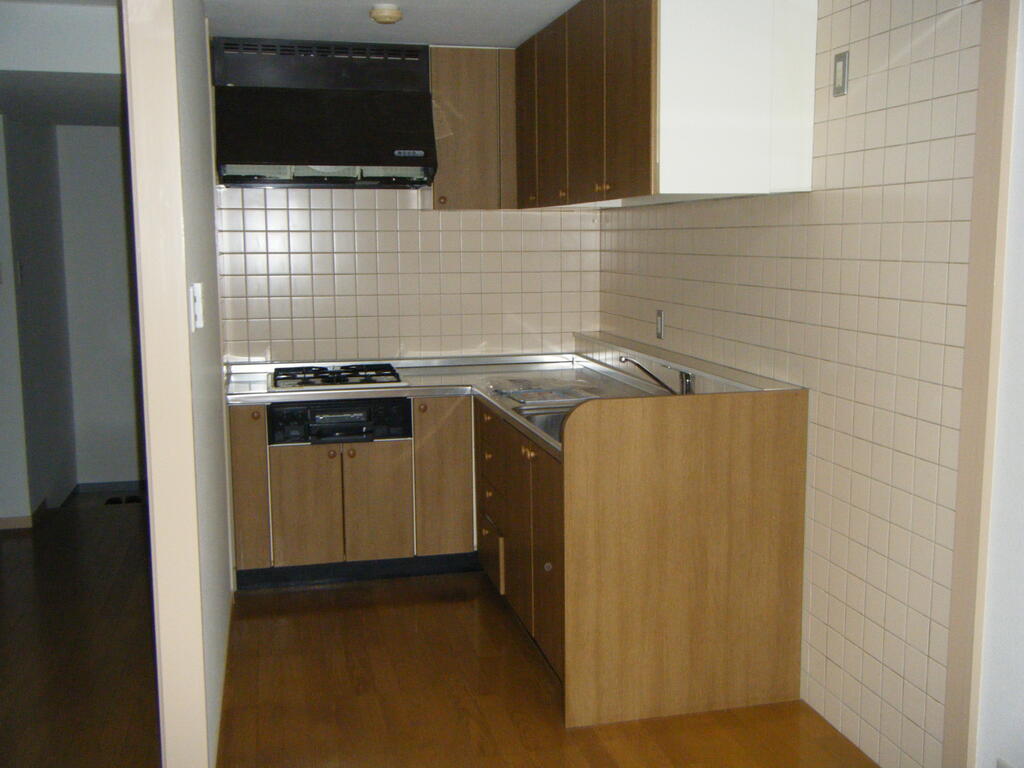 キッチン　ガスコンロ３口