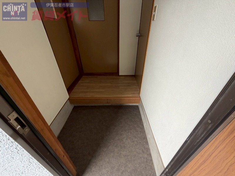 玄関　同物件別室写真