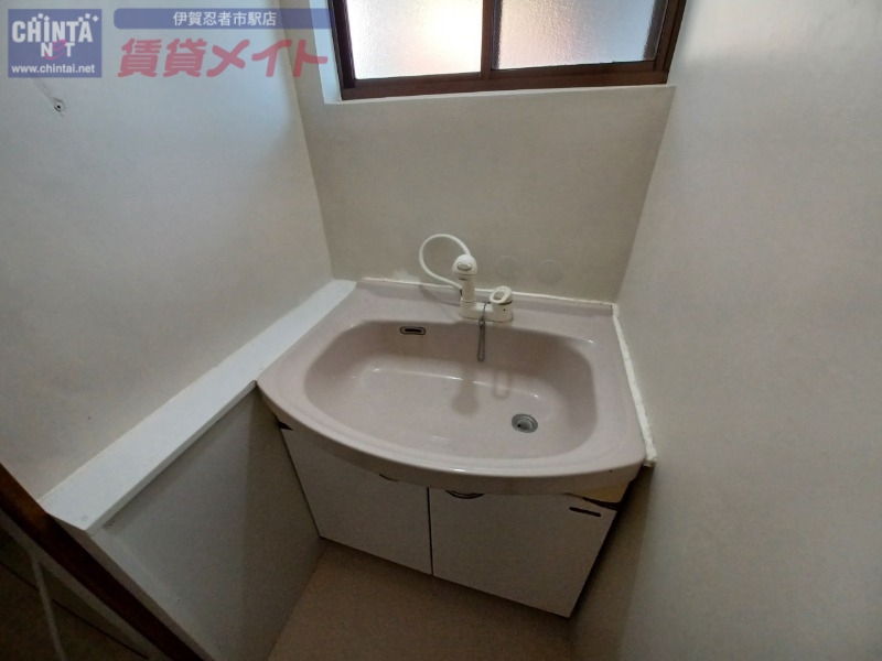 洗面設備　同物件別室写真