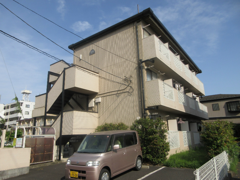 建物外観　写真は別の部屋の物です。インターネット無料です。南西向き♪