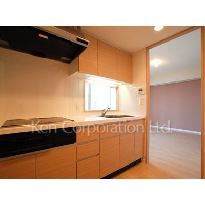 キッチン　同タイプ15階のお部屋を撮影。仕様が異なることがあります。