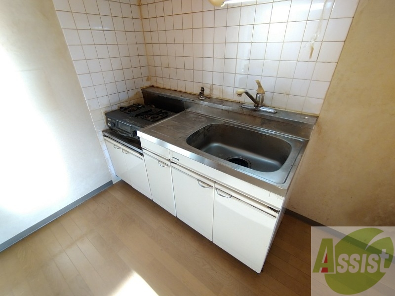 キッチン　ガスコンロが設置されているので購入の必要もありません。