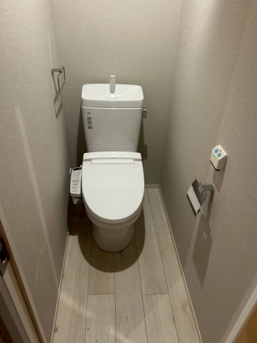 ヴィラスタジオーネ御所南のトイレ写真