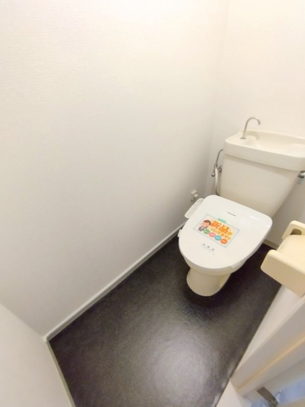 ＪＲ呉線 新広駅 徒歩34分 2階建 築38年のトイレ写真
