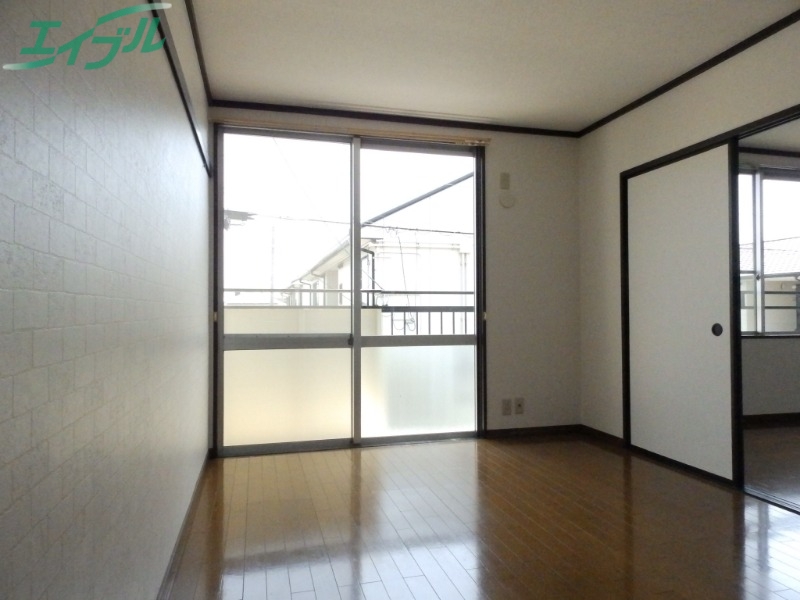 居室・リビング　同物件別部屋参考写真です。