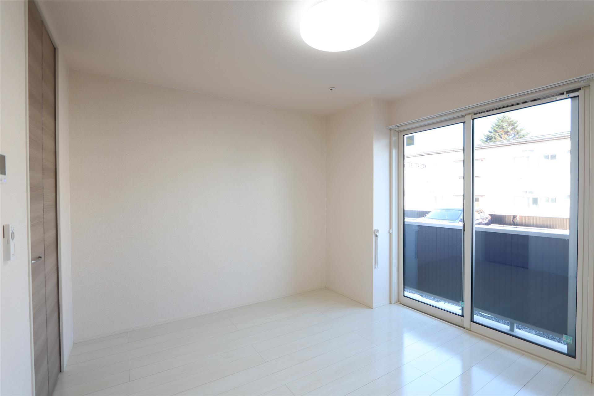 居室・リビング　写真は同タイプ別室です。仕様が異なる場合がございます。