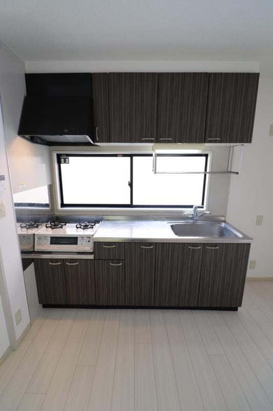 キッチン　２　キッチン　色が異なる可能性がございます