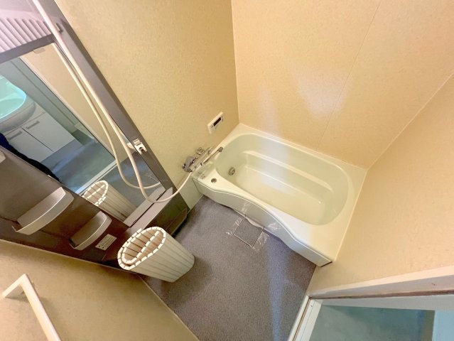 バス・シャワールーム　ゆったりと入るなら、お風呂とトイレとは別々が嬉しいですよね。