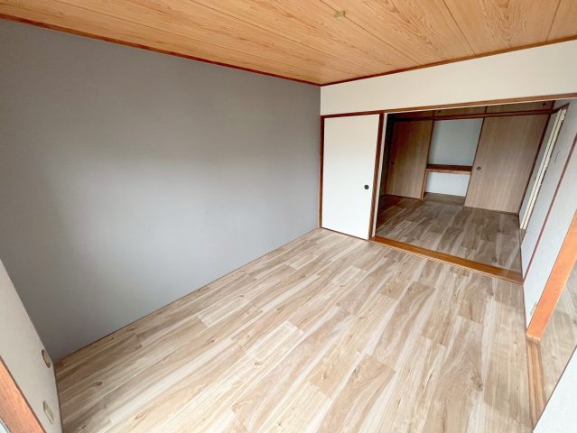 その他部屋・スペース　ゆとりのあるベッドルームで快適な睡眠をとってくださいね。